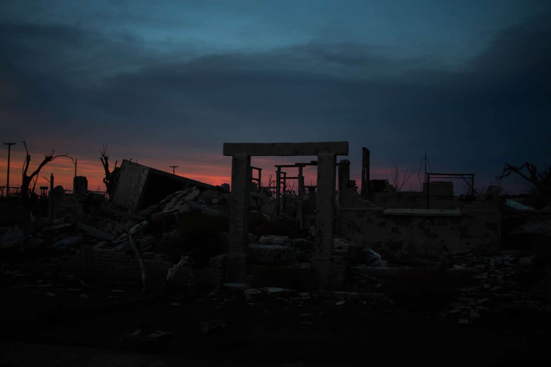 Marcos de Epecuen en el atardecer